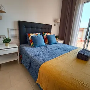 Hostal By Paseo De Colon